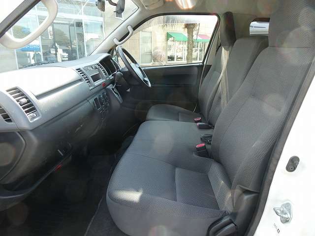 Toyota Regius Ace 5