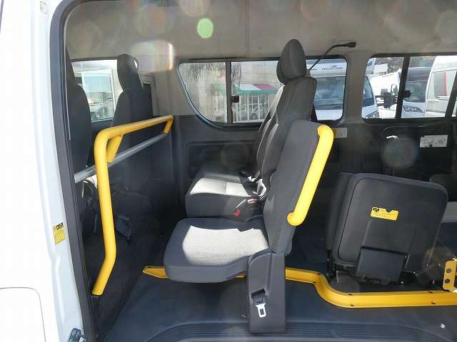Toyota Regius Ace 7