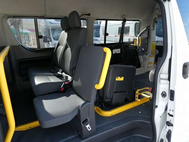 Toyota Regius Ace 8