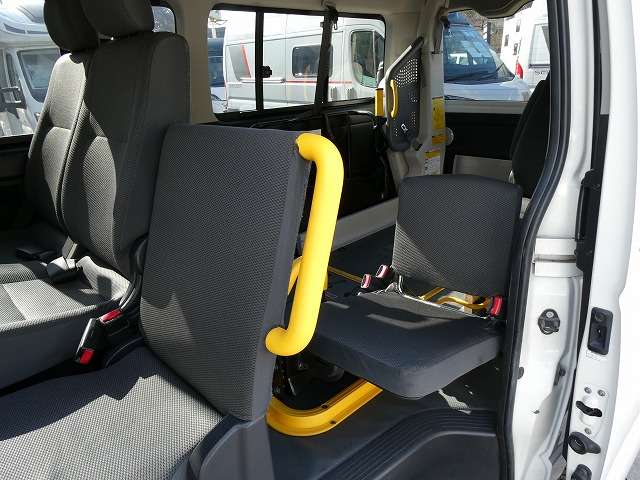 Toyota Regius Ace 9