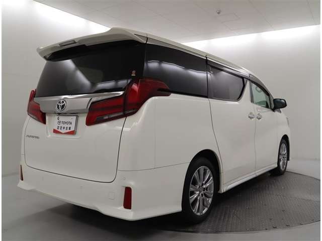 Toyota Alphard 12