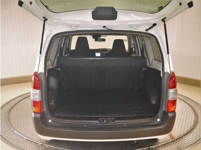 Toyota Succeed Van 8