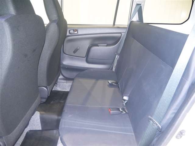 Toyota Succeed Van 10