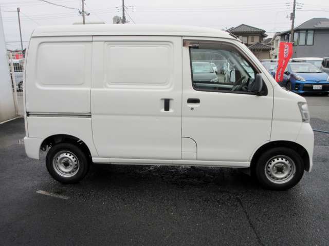 Daihatsu Hijet Cargo 7
