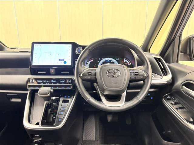 Toyota Voxy 8