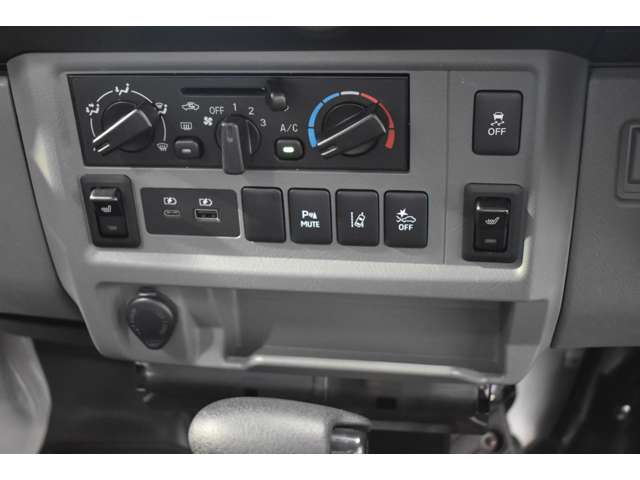 Mitsubishi Minicab EV 11