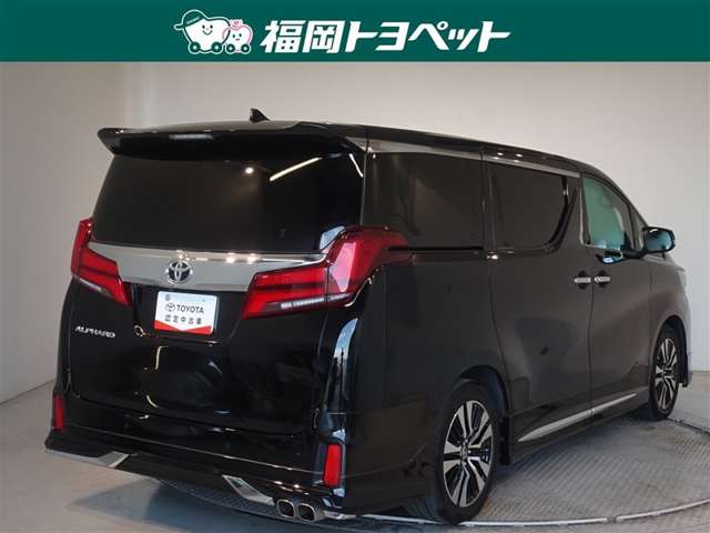 Toyota Alphard 3