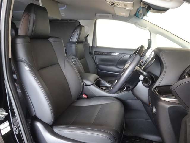 Toyota Alphard 4
