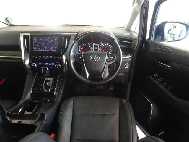 Toyota Alphard 5