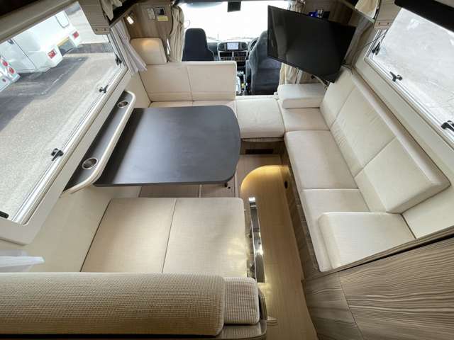 Toyota Camroad 8