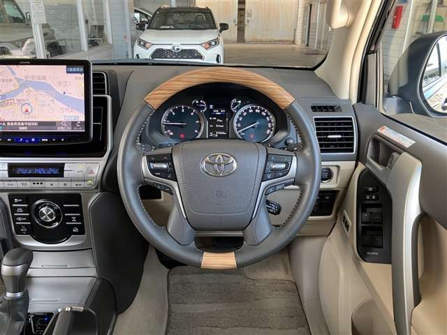 Toyota Land Cruiser Prado 7