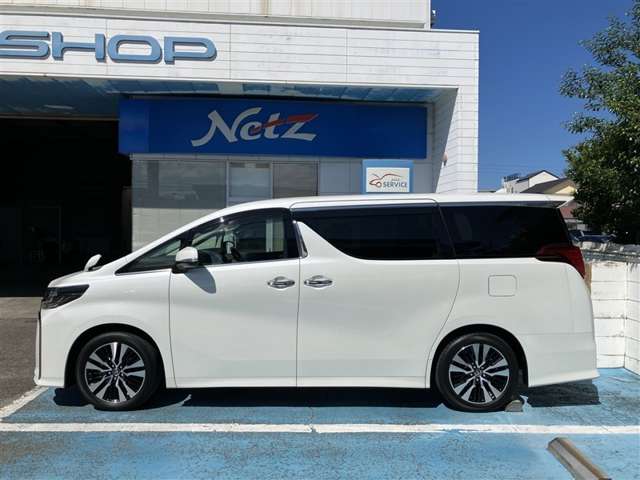 Toyota Alphard 4
