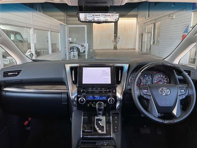 Toyota Alphard 8