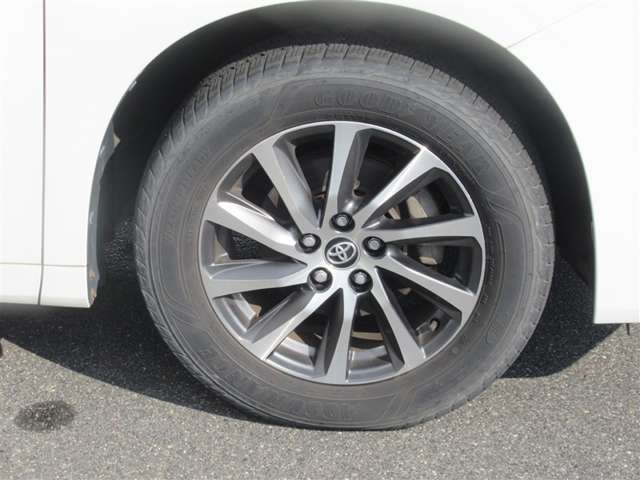 Toyota Vellfire 3