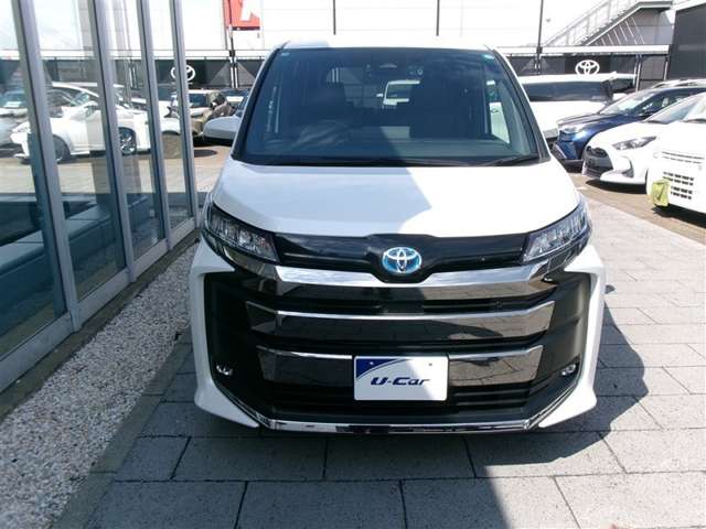 Toyota Noah 11