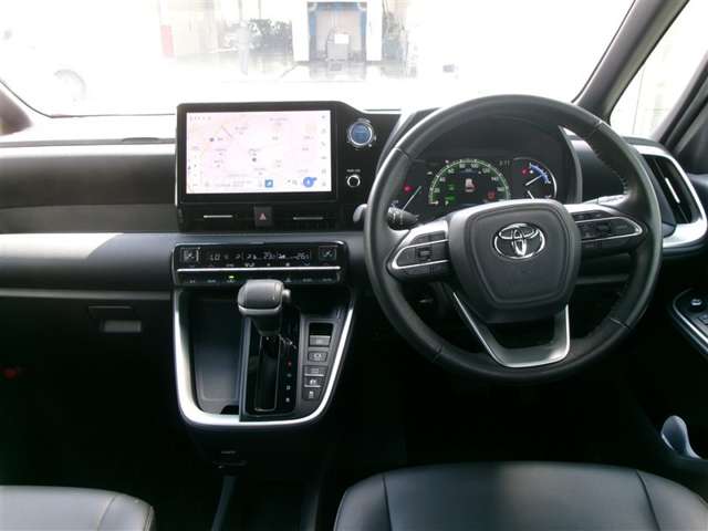 Toyota Noah 4