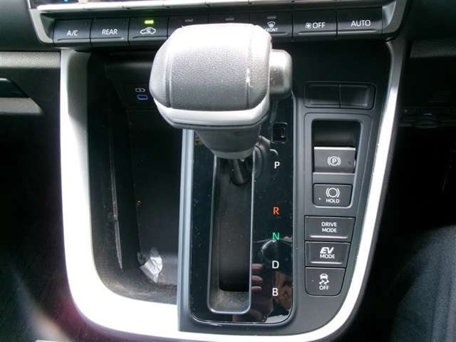 Toyota Noah 9