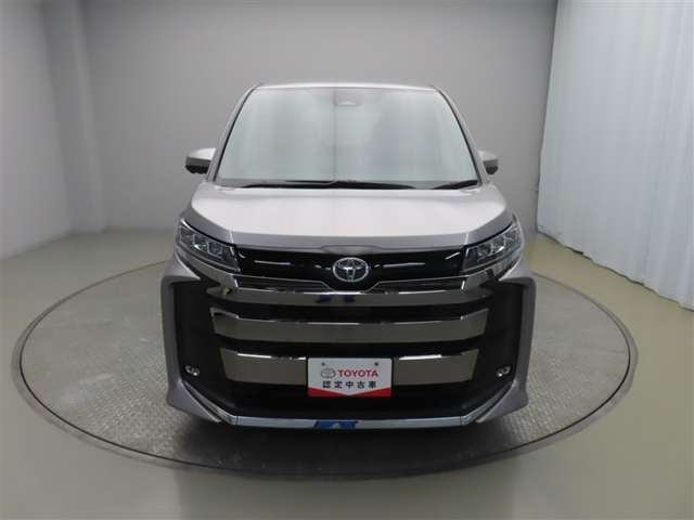 Toyota Noah 2