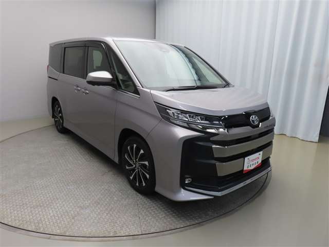 Toyota Noah 3