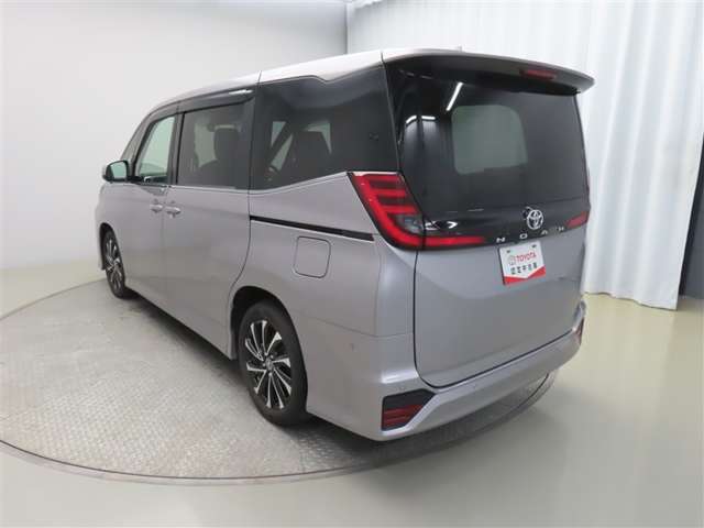 Toyota Noah 5