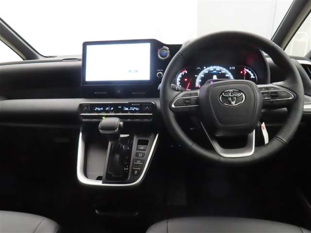 Toyota Noah 8