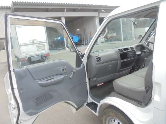 Nissan Vanette 3