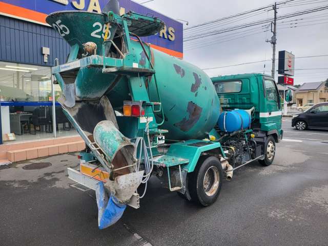 Isuzu Juston mixer 12