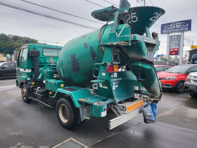 Isuzu Juston mixer 3