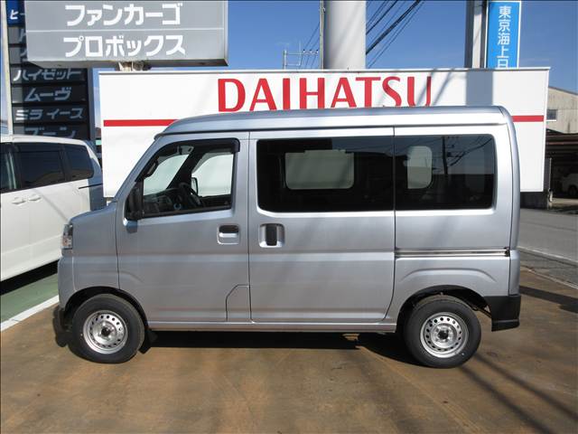 Daihatsu Hijet Cargo 6