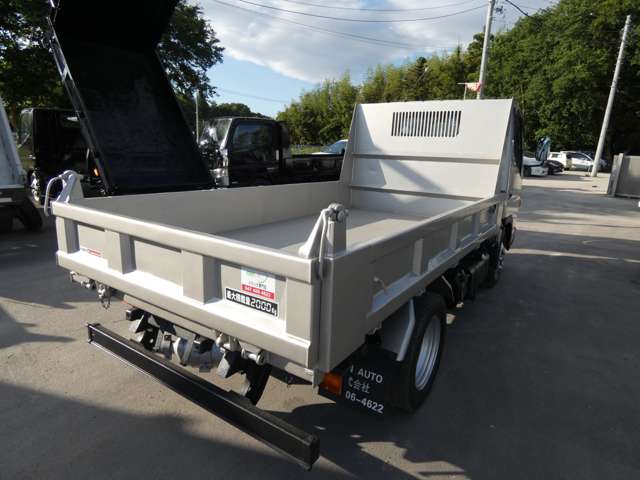 Mitsubishi Fuso Canter 9