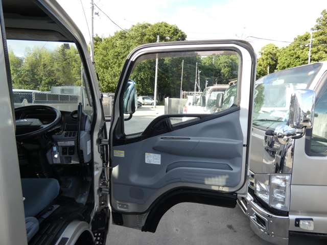 Mitsubishi Fuso Canter 10