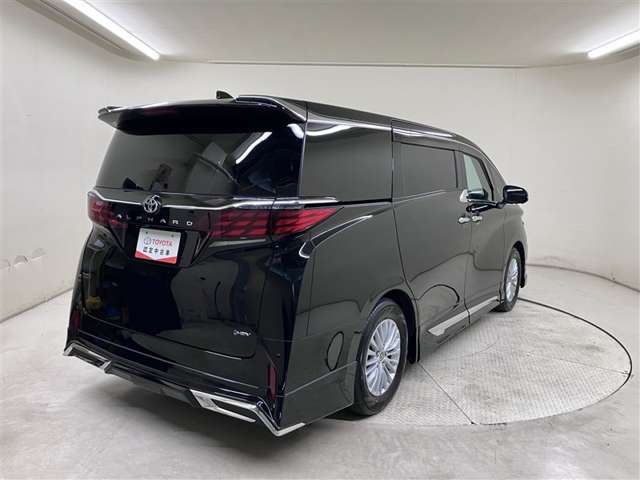 Toyota Alphard 6