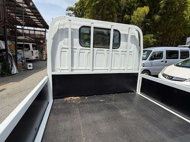 Isuzu Elf 11
