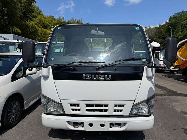 Isuzu Elf 2