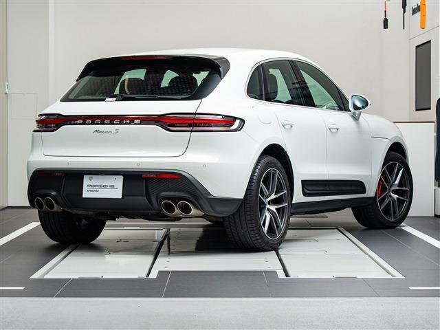 Porsche Macan 2