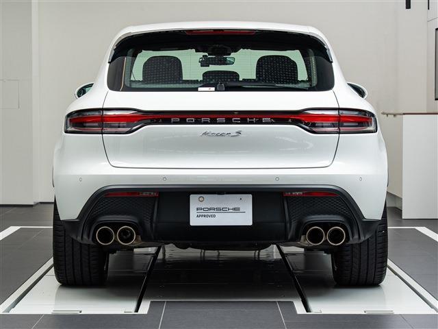 Porsche Macan 4