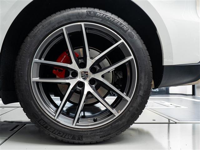 Porsche Macan 8