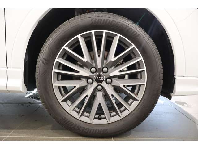 Audi Q3 11