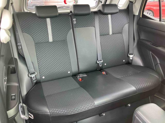 Daihatsu Rocky 11