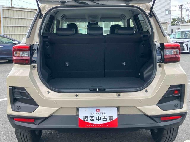 Daihatsu Rocky 12
