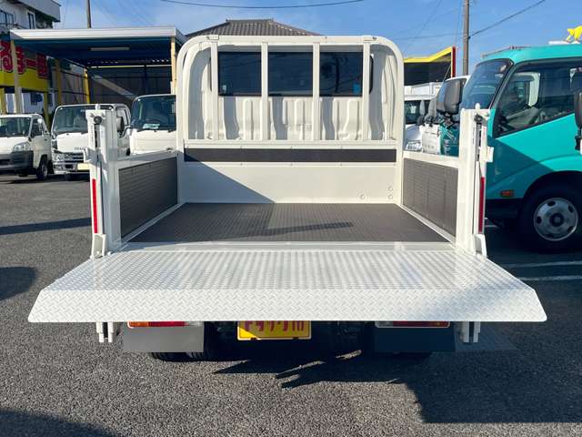 Hino Dutro 6
