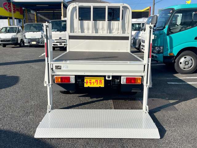 Hino Dutro 8