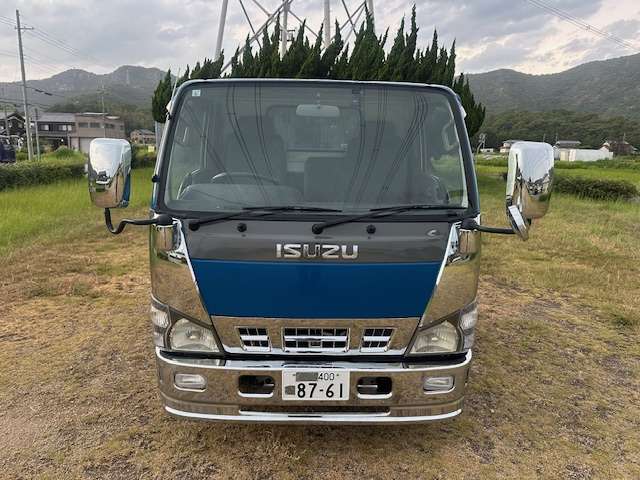 Isuzu Elf 4