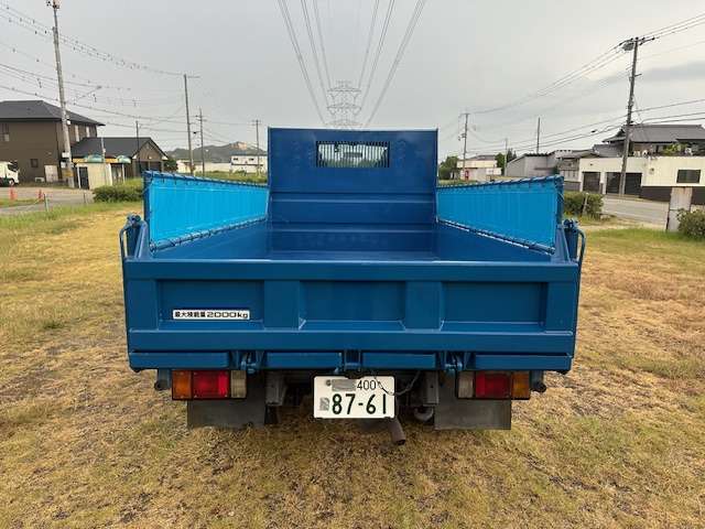 Isuzu Elf 6