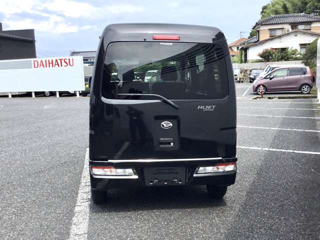 Daihatsu Hijet Cargo 10