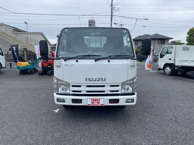 Isuzu Elf 8