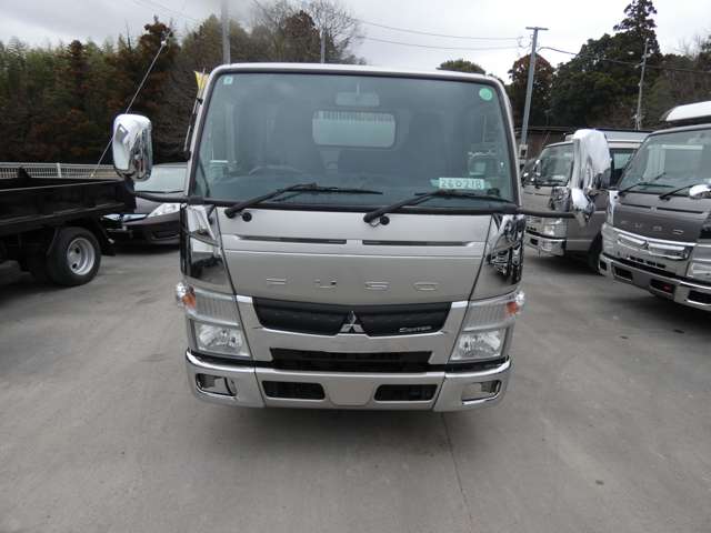 Mitsubishi Fuso Canter 4