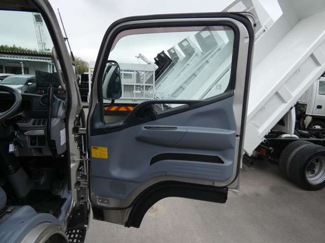 Mitsubishi Fuso Canter 10