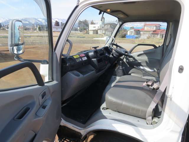 Hino Dutro 12