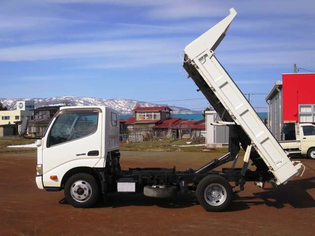 Hino Dutro 5